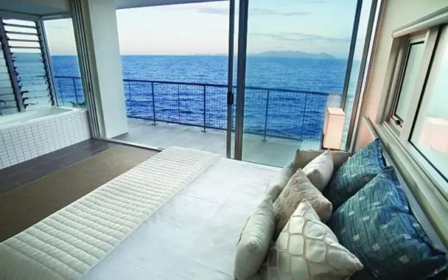 Bright Point Deluxe Holiday Home
