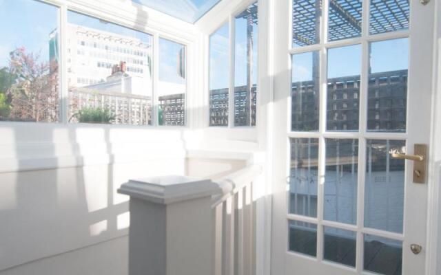 Veeve Edge St 3 Bed With Large Roof Terrace Notting Hill Kensington