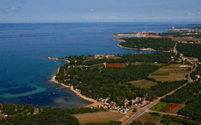 Отель Camping Finida Хорватия, Умаг - отзывы, цены и фото номеров - забронировать отель Camping Finida онлайн пляж