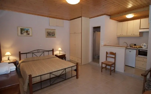 Makis Apartments