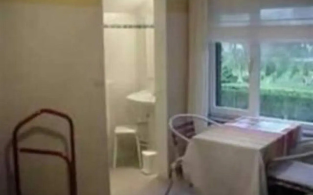 B&B Roseland