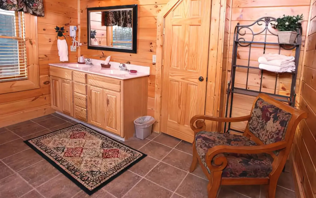 Celebration 4 Br cabin by RedAwning