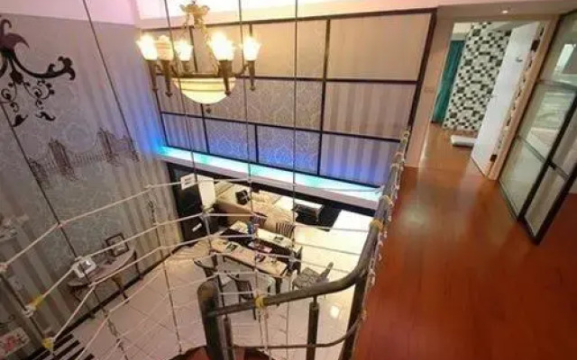 Glass House B & B