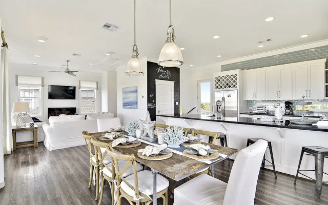 Wine Down by Ryson Vacation Rentals