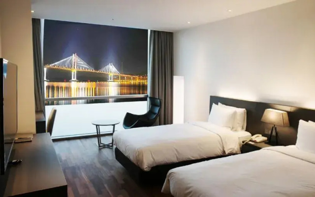 Masan Riviera Tourist Hotel