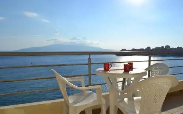 Saint Tropez Apartments