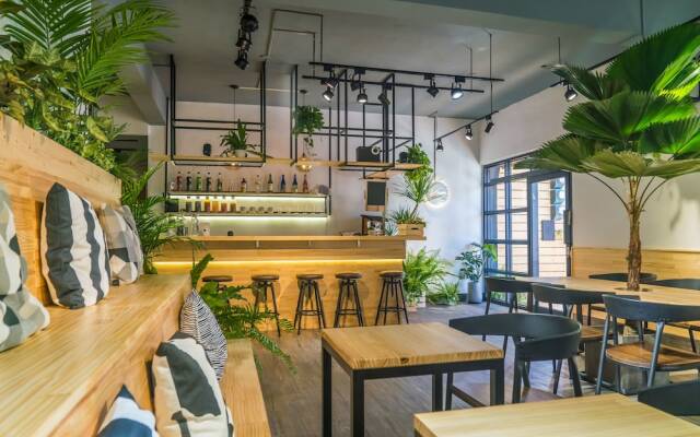 OFUCOS Diving Hostel