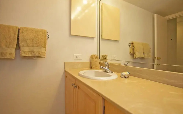 Kamaole Sands 01-302 - 1 Br Condo