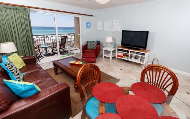 Pelican Isle 202 by RedAwning