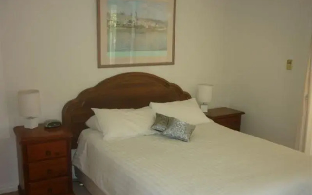 HWD89 - Harwood St Apartment