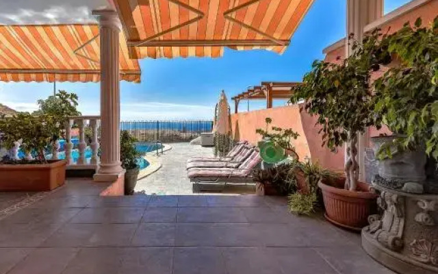 Villa in Los Cristianos