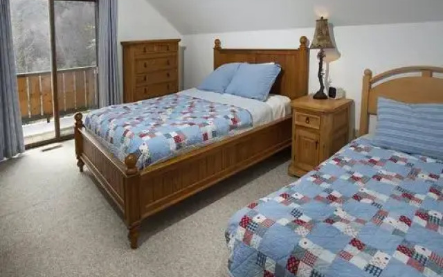 Lions Ridge Loop Home 1773