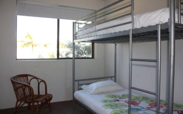 Close to Surf Beach, Surf Club, Hotel and Shops - Boyd St, Woorim – Guest Rooms – Woorim