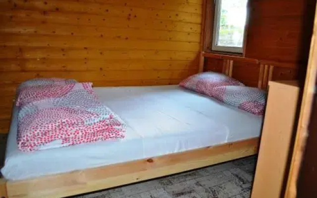 VÁR-CAMPING