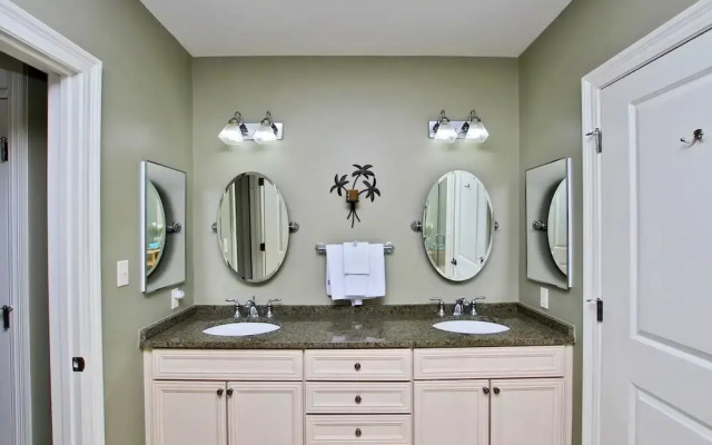 Wharf 405 - 2 Br condo