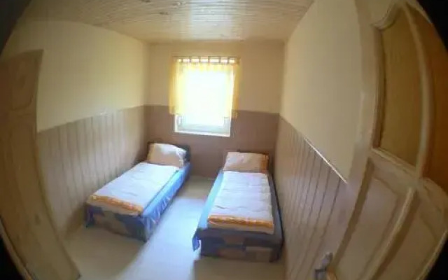 Granada Medencés Apartmanház