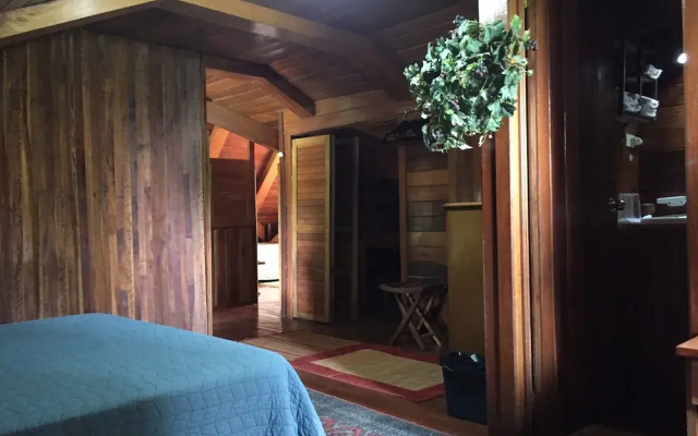 Chalet Nicholas Bed & Breakfast