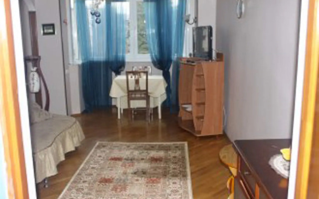 Sun City Apartments on the street. Parkovaya 40