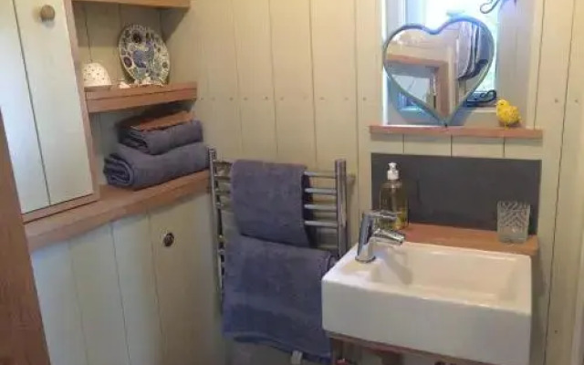 Chez Marguerite Luxury Shepherd's Hut