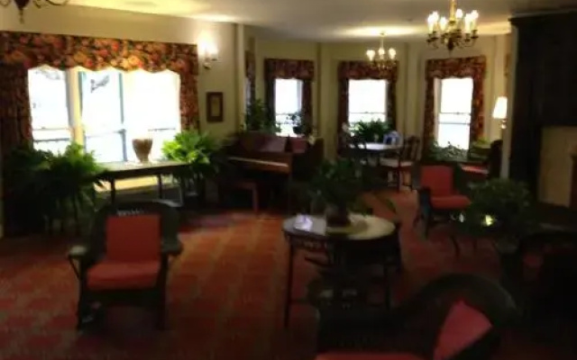 Waterford Suite 216