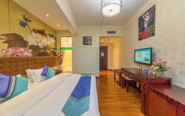 Lijiang Shishan Zhuyuan Hotel