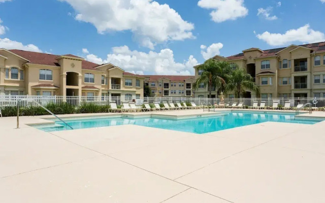 Platinum Poolside Palace