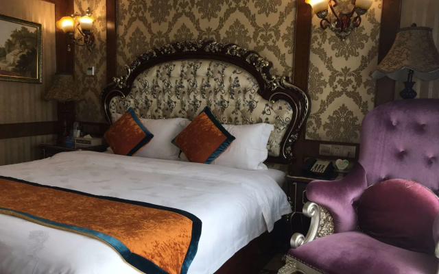 Gebalai French Theme Hotel