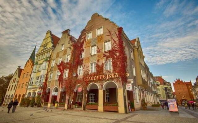 hotelImage