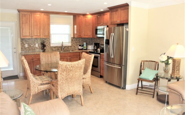 Jamaica Royale 003 - 1 Br Condo