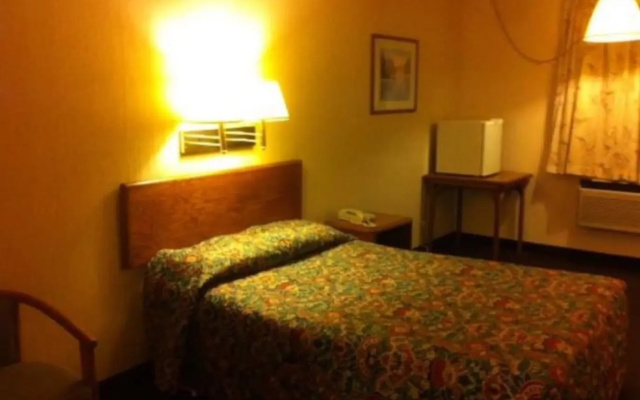 Landmark Inn