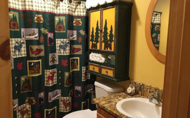 Somer's Bay Log Cabin lodging