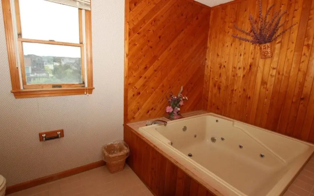 Dolphin Watch - 4 Br Home