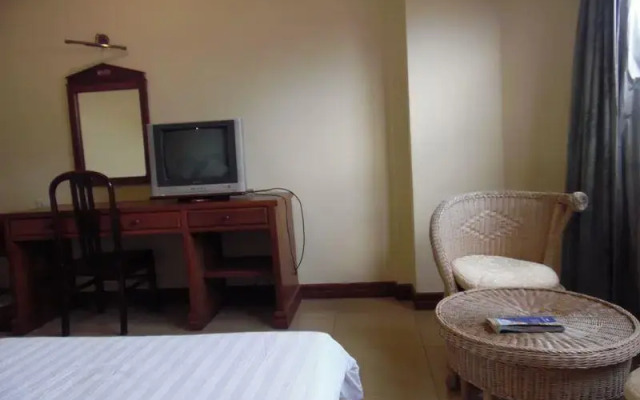Kampongsom City Hotel & Casino