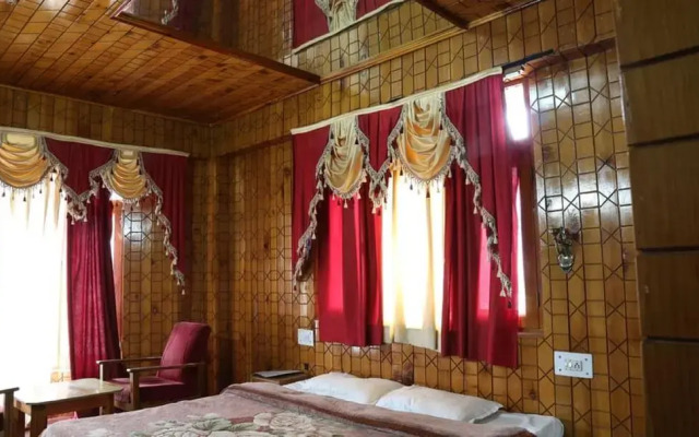 Hotel Hamta View Regency