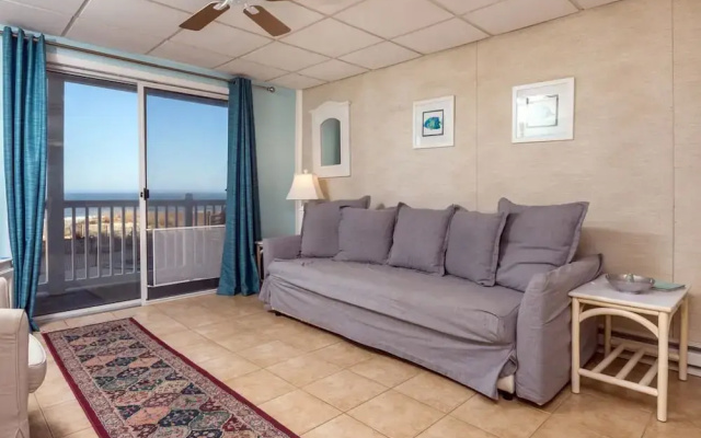 46th St Windjammer 207 1Br Condo