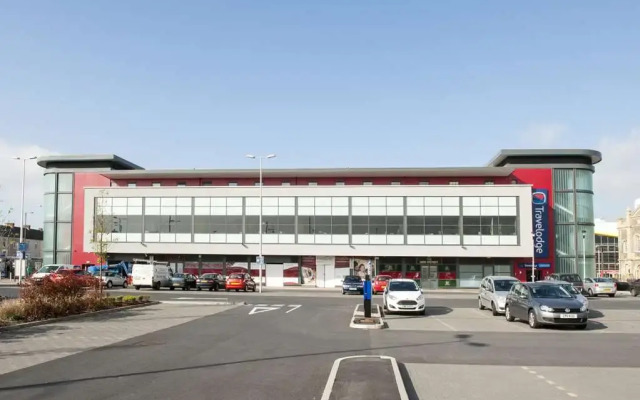 Travelodge Llanelli Central