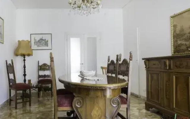 Bembo House