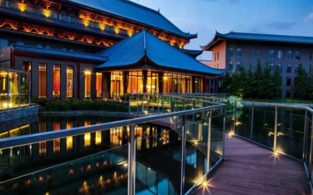 Cloud Hotel & Resort