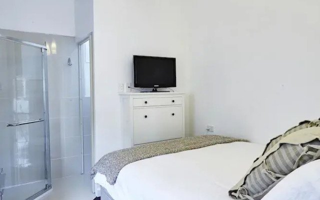 The Anderson, South Melbourne, MSAC 400m, Parking, Balcony