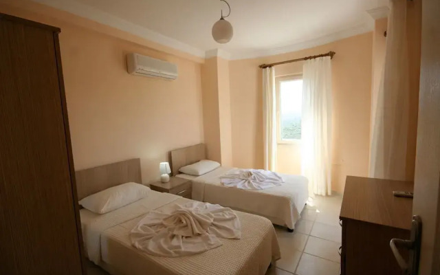 Important Group Turqouise Villa Liana