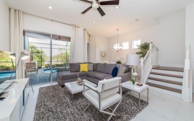 Exquisite Festival Villa