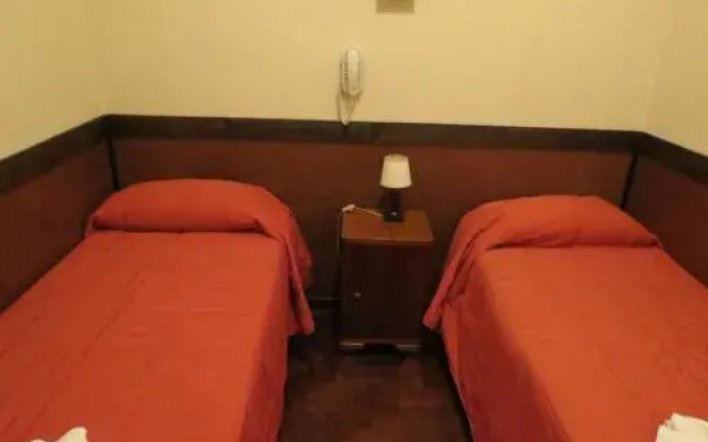 Hotel Raglan