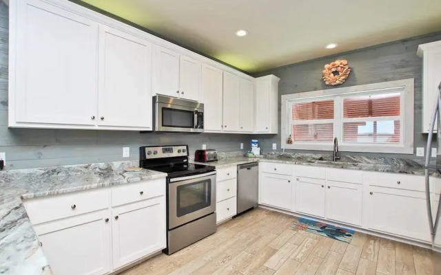 Turtle Tracks - 4 Br home