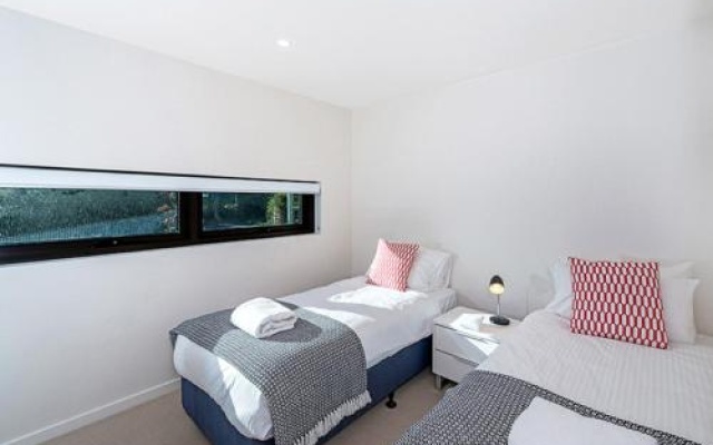The Princess of Bulimba Executive 3BR Bulimba Apartment with Large Balcony Next to Oxford St – Guest Rooms – Brisbane