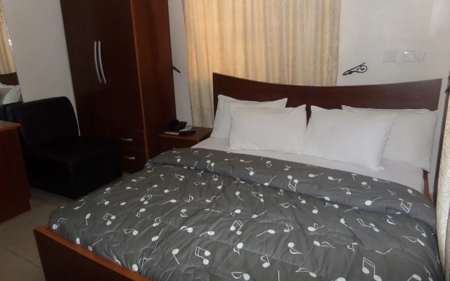 De-dominic Suites & Resorts Ltd