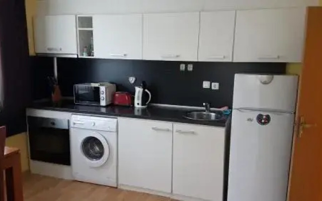 Yana Apartments