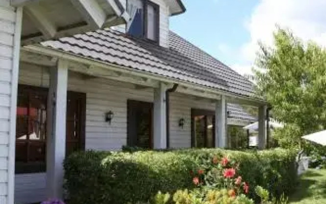Merken Bed & Breakfast