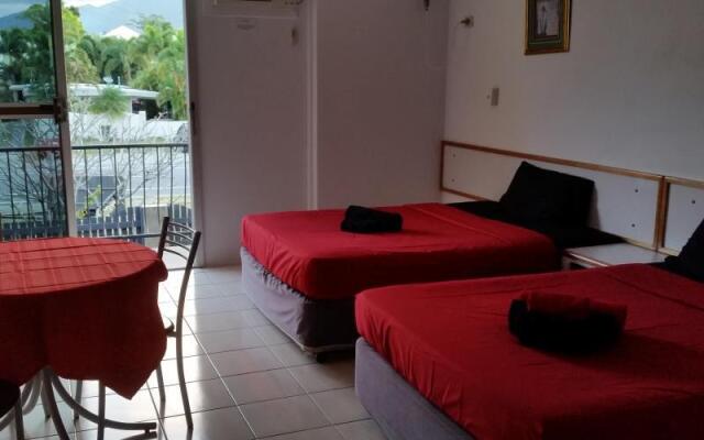 Aussie Wolf Cairns Holiday Lodge Unit 20