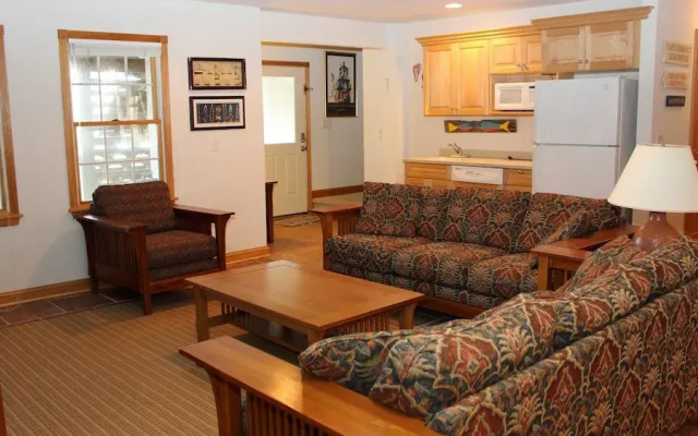 Old Glory - 8 Br Home