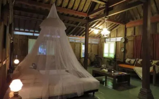 Rumah Limasan Jawa Homestay